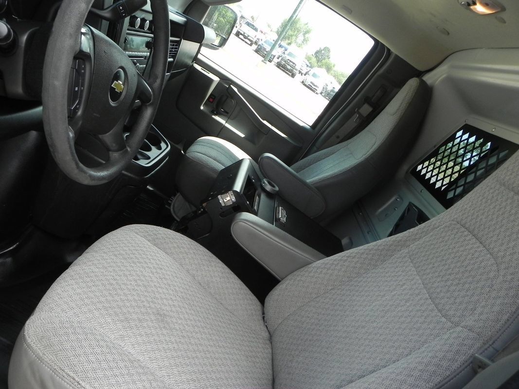 Used 2016 Chevrolet Express 3500 RWD image 15