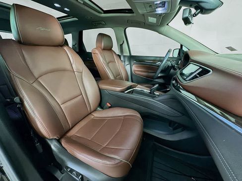 Used 2021 Buick Enclave Avenir w/ Avenir Technology Package FWD image 15