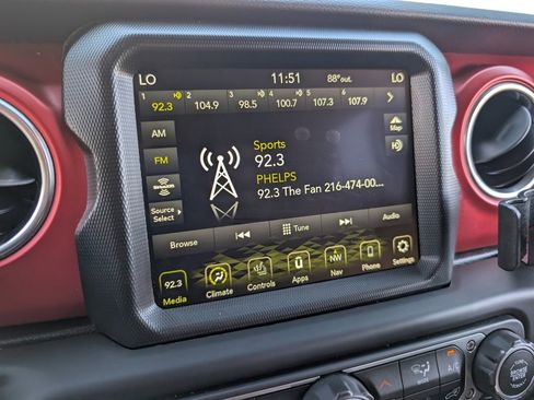 Used 2021 Jeep Wrangler Unlimited Rubicon w/ Xtreme Recon 35" Tire Package image 24