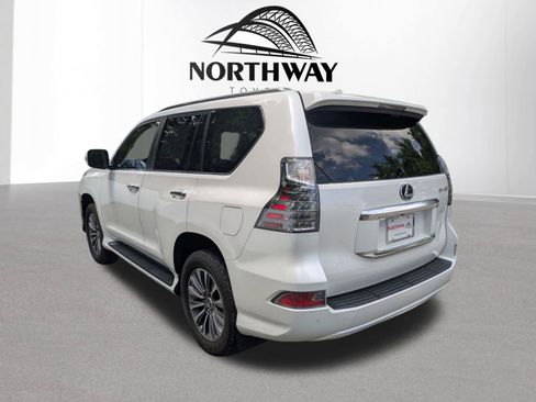 Used 2020 Lexus GX 460 Luxury w/ Accessory Package AWD/4WD image 4