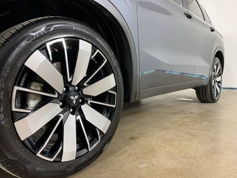 Used 2025 Mitsubishi Outlander SE image 2