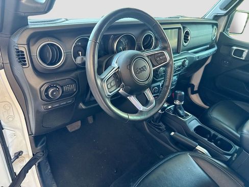 Used 2022 Jeep Wrangler Unlimited Rubicon 4xe w/ Cold Weather Group AWD/4WD image 10