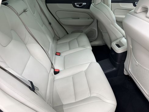 Used 2023 Volvo XC60 T8 Ultimate AWD/4WD image 29