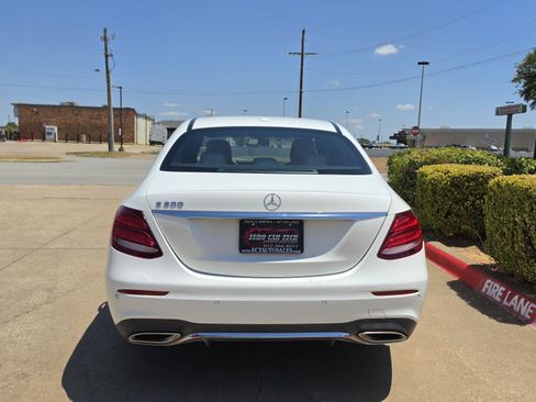 Used 2017 Mercedes-Benz E 300 image 4