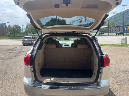 Used 2012 Buick Enclave Premium FWD image 7