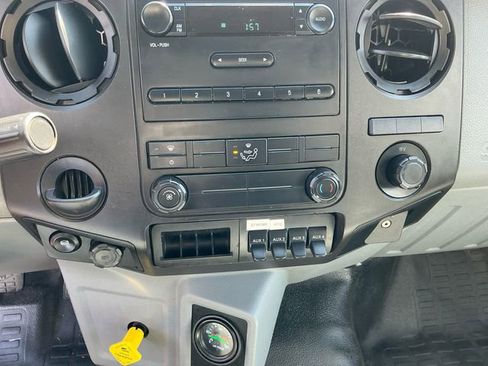 Used 2016 Ford F750 2WD Regular Cab Super Duty image 15