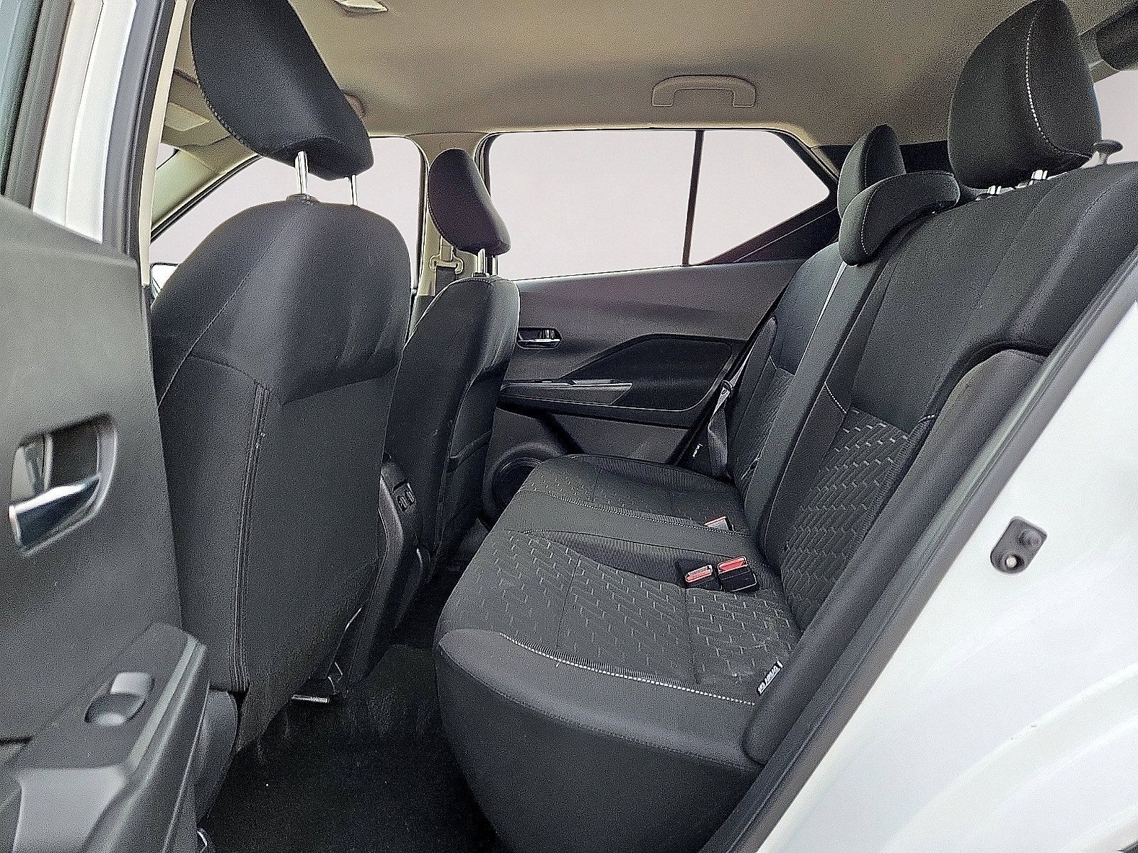 Used 2024 Nissan Kicks SV FWD image 15