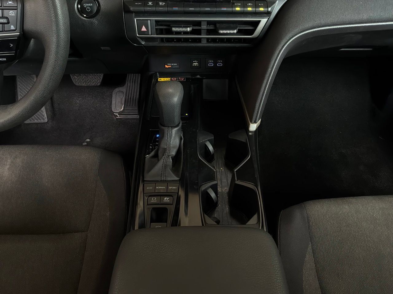 Used 2025 Toyota Camry LE FWD image 15