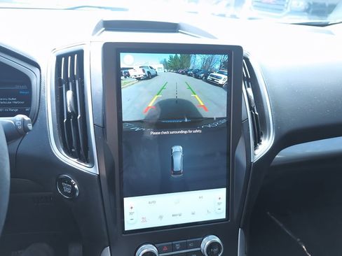 Used 2024 Ford Edge SEL w/ Convenience Package image 19