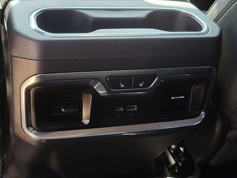 Used 2024 GMC Sierra 1500 SLT AWD/4WD image 21