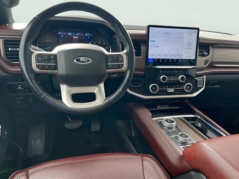 Used 2024 Ford Expedition Limited AWD/4WD image 18