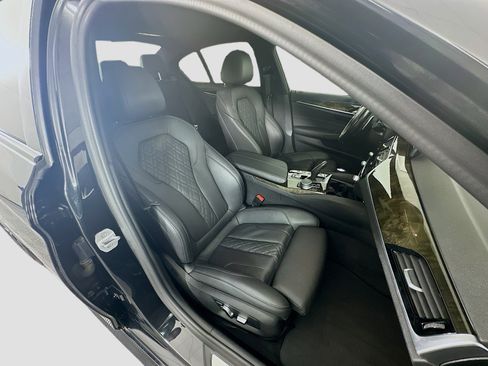 Used 2021 BMW 530e w/ M Sport Package RWD image 33