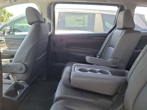 Certified 2023 Honda Odyssey EX-L image 8