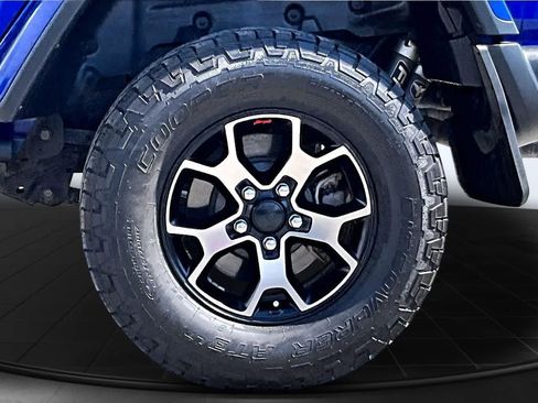Used 2018 Jeep Wrangler Unlimited Rubicon AWD/4WD image 36