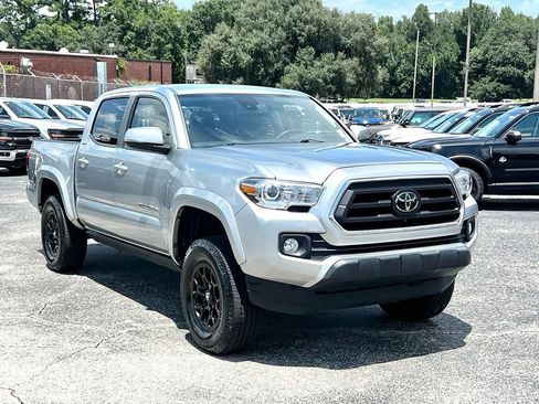 Used 2022 Toyota Tacoma SR5 w/ Technology Package RWD image 9