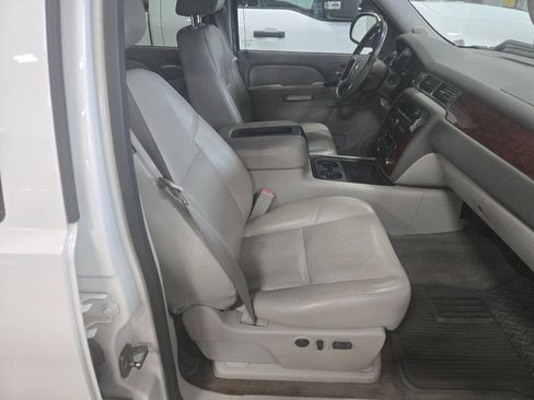 Used 2013 Chevrolet Silverado 1500 LTZ w/ Suspension Package, Off-Road AWD/4WD image 16