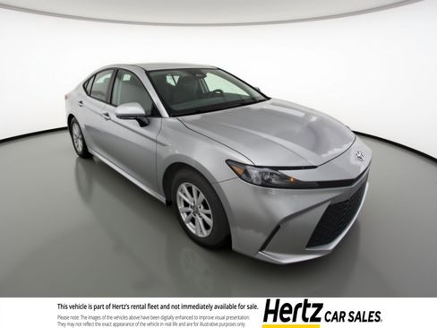 Used 2025 Toyota Camry LE FWD image 1