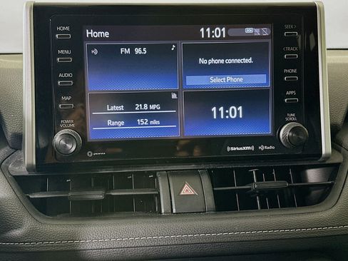 Used 2019 Toyota RAV4 XLE w/ Convenience Package FWD image 24
