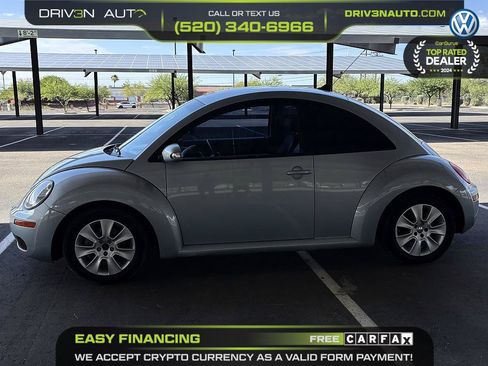 Used 2010 Volkswagen Beetle Coupe FWD image 4