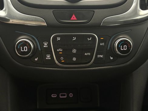 Used 2020 Chevrolet Equinox LT w/ Driver Convenience Package FWD image 30