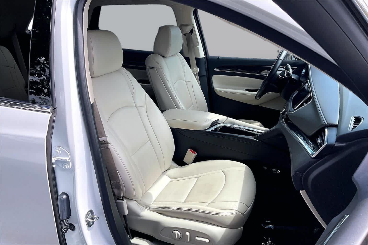 Used 2023 Buick Enclave Essence FWD image 14