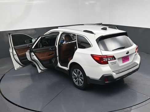 Used 2019 Subaru Outback 2.5i Touring AWD/4WD image 21