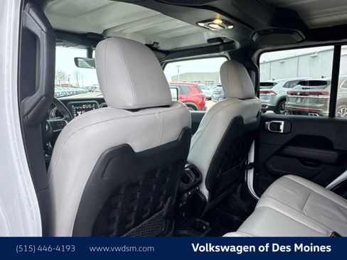 Used 2023 Jeep Gladiator Mojave w/ Cold Weather Group image 12