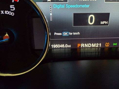 Used 2017 Ford F250 Lariat w/ Lariat Value Package image 44