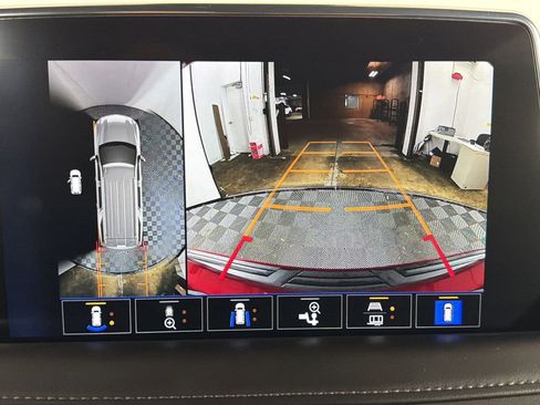 Used 2023 Chevrolet Tahoe Z71 w/ Luxury Package image 31