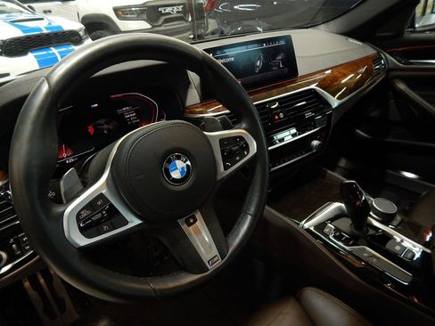 Used 2020 BMW 540i xDrive w/ M Sport Package image 16