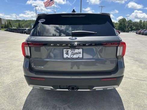 New 2025 Ford Explorer Active w/ Active Comfort Package image 6