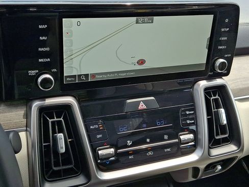 Certified 2023 Kia Sorento S w/ Panoramic Sunroof Package AWD/4WD image 17