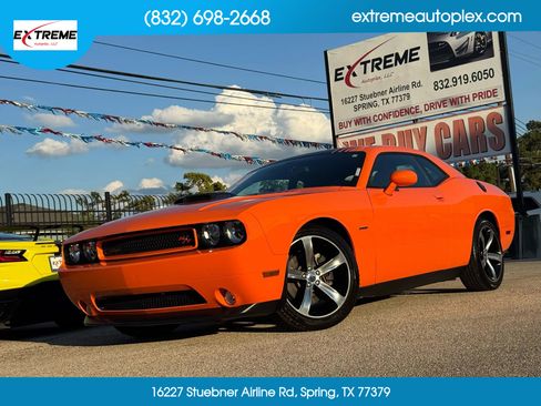 Used 2014 Dodge Challenger R/T image 1