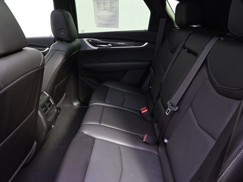 Certified 2024 Cadillac XT5 Sportv w/ LPO, Floor Liner Package AWD/4WD image 18