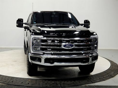 Used 2023 Ford F250 Lariat image 2