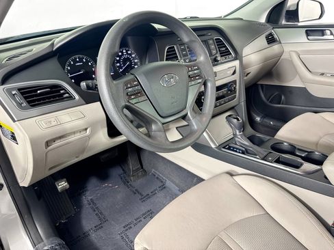 Used 2015 Hyundai Sonata SE w/ Option Group 09 image 9