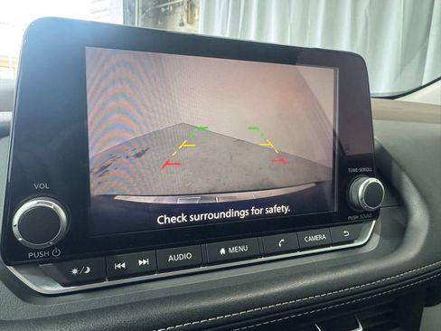 Used 2023 Nissan Rogue SV image 22