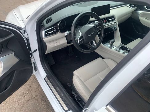 Used 2024 Genesis G70 2.5T AWD/4WD image 10