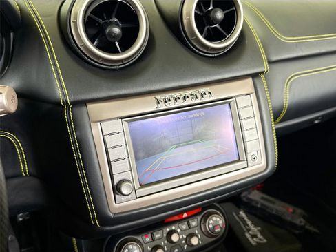 Used 2014 Ferrari California image 11