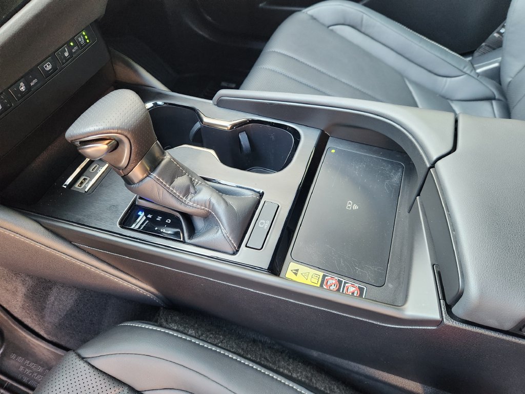 Certified 2024 Lexus ES 350 F Sport w/ Accessory Package (Z2) FWD image 19