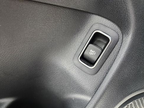 Used 2025 Mercedes-Benz CLA 250 4MATIC image 41