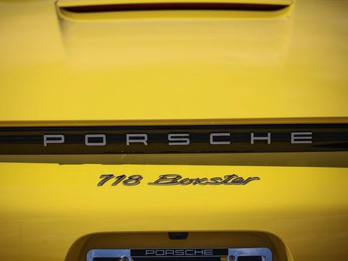 Certified 2024 Porsche 718 Boxster RWD image 43