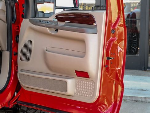 Used 2004 Ford Excursion Eddie Bauer image 36