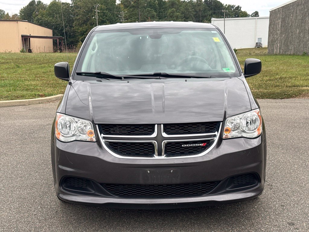 Used 2020 Dodge Grand Caravan SE FWD image 2