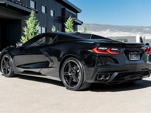 Used 2023 Chevrolet Corvette Stingray Preferred Conv w/ Battery Protection Package RWD image 2