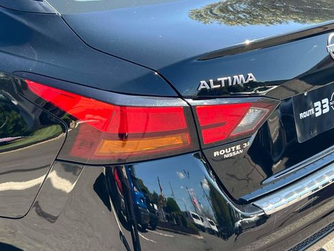 Used 2023 Nissan Altima 2.5 SV AWD/4WD image 9
