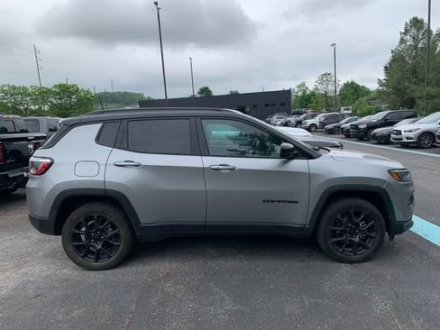 Used 2022 Jeep Compass Latitude w/ Convenience Group AWD/4WD image 7
