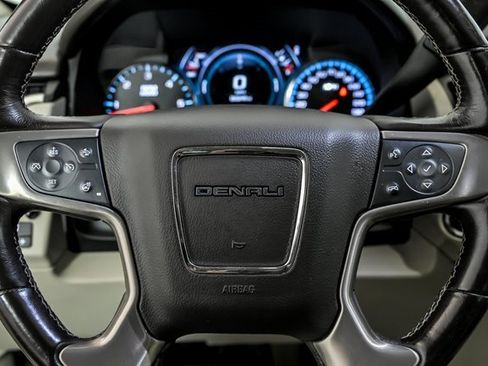 Used 2020 GMC Yukon XL Denali image 19