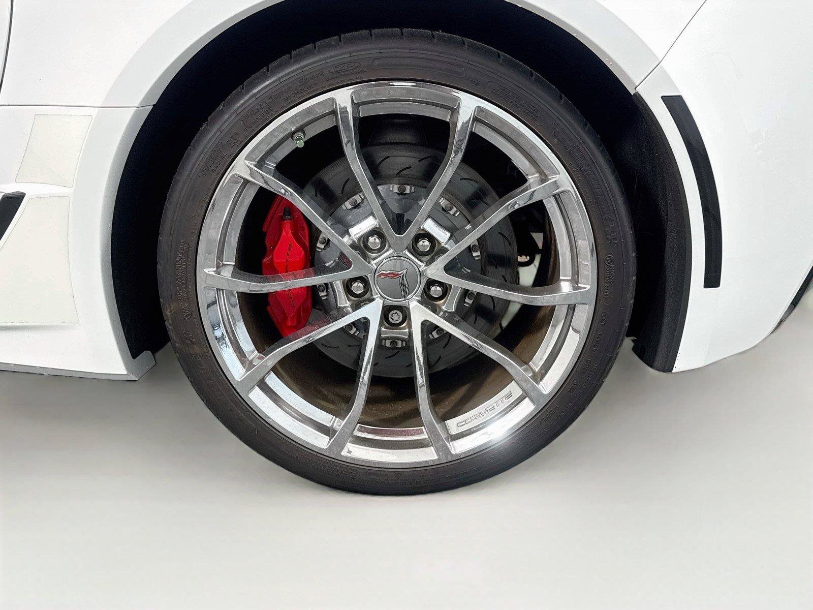 Used 2019 Chevrolet Corvette Grand Sport w/ Carbon Flash Badge Package RWD image 28