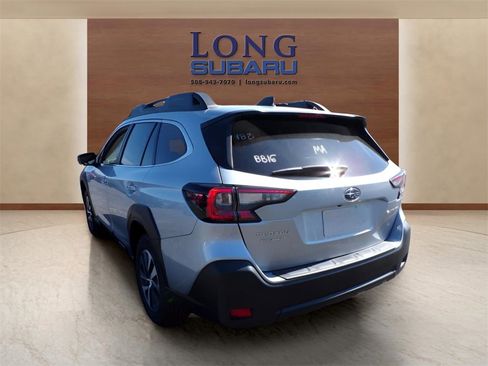 Certified 2025 Subaru Outback Premium image 8